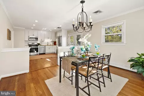 8903 Hazel Dr, Manassas, VA 20110 photo 13