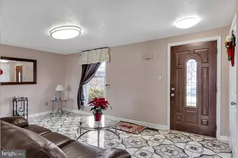 9445 Corey Dr, Manassas, VA 20110 photo 3