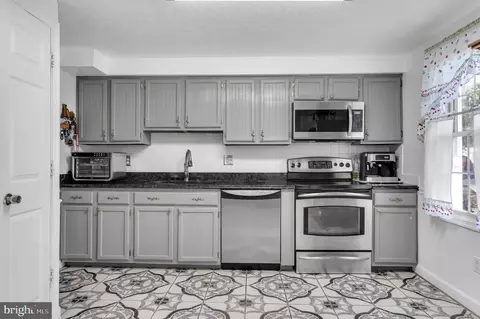 9445 Corey Dr, Manassas, VA 20110 photo 9