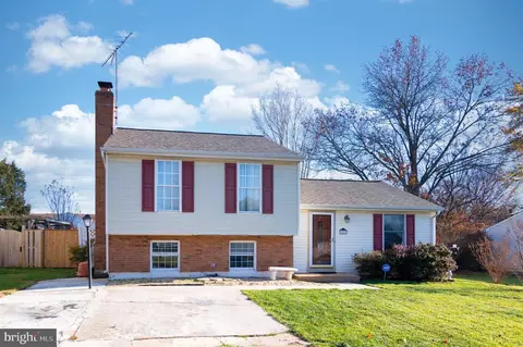 9445 Corey Dr, Manassas, VA 20110