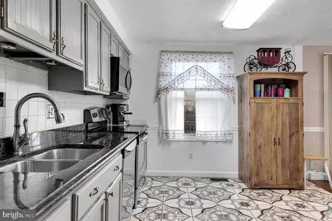 9445 Corey Dr, Manassas, VA 20110 photo 12