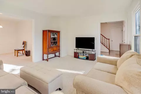 10430 Brackets Ford Cir, Manassas, VA 20110 photo 6
