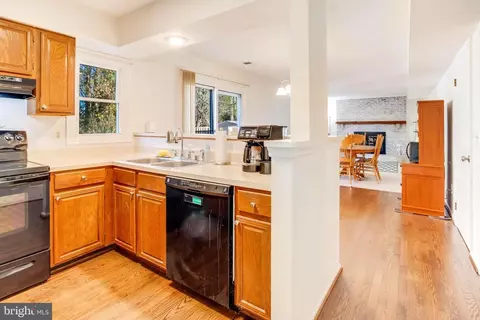 10430 Brackets Ford Cir, Manassas, VA 20110 photo 11