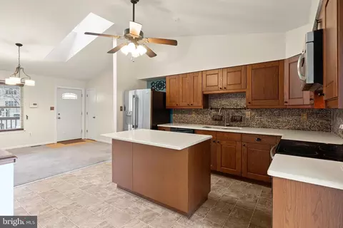 10302 Poe Dr, Manassas, VA 20110 photo 8