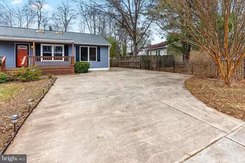 10302 Poe Dr, Manassas, VA 20110 photo 4