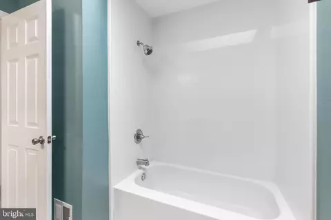 10302 Poe Dr, Manassas, VA 20110 photo 22