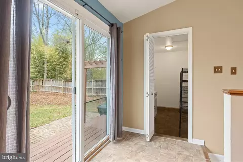 10302 Poe Dr, Manassas, VA 20110 photo 11