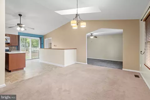 10302 Poe Dr, Manassas, VA 20110 photo 6