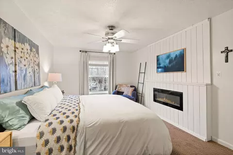 10231 Foxborough Ct, Manassas, VA 20110 photo 23