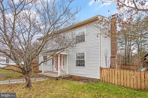 10231 Foxborough Ct, Manassas, VA 20110 photo 3