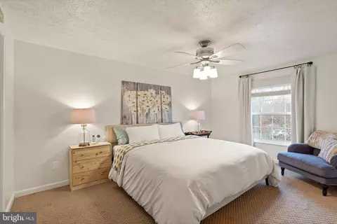 10231 Foxborough Ct, Manassas, VA 20110 photo 22