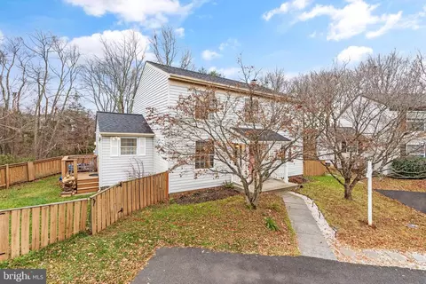10231 Foxborough Ct, Manassas, VA 20110 photo 2