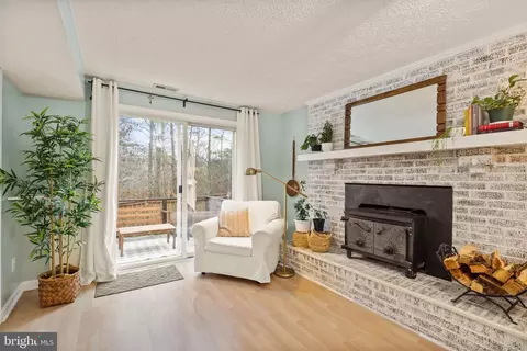 10231 Foxborough Ct, Manassas, VA 20110 photo 14