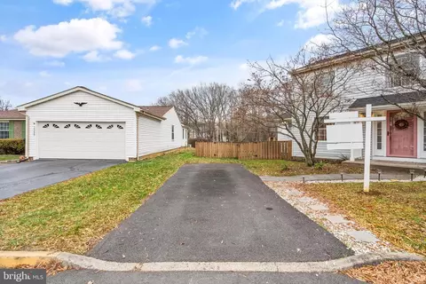 10231 Foxborough Ct, Manassas, VA 20110 photo 4