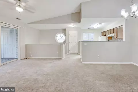 Living - 9288 Chapman Oak Dr, Manassas, VA 20110 photo 2 of 2