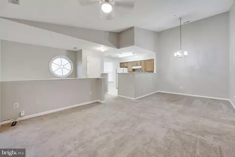 Living - 9288 Chapman Oak Dr, Manassas, VA 20110 photo 1 of 2