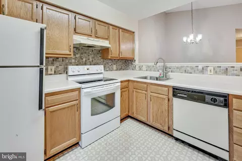 Kitchen - 9288 Chapman Oak Dr, Manassas, VA 20110 photo 1 of 2