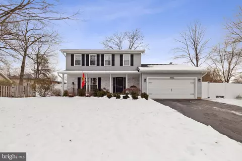 8963 Jasmine Ct, Manassas, VA 20110