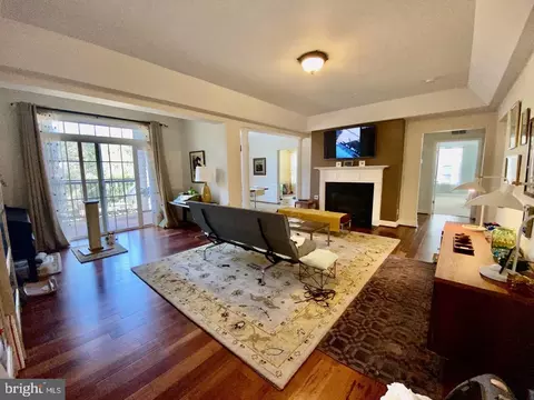 9204 Charleston Dr #307, Manassas, VA 20110