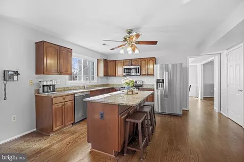 Kitchen - 9357 River Crest Rd, Manassas, VA 20110 photo 4 of 4