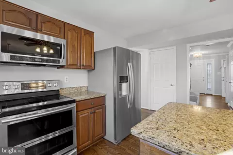 Kitchen - 9357 River Crest Rd, Manassas, VA 20110 photo 2 of 4