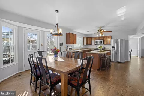 Dining - 9357 River Crest Rd, Manassas, VA 20110 photo 4 of 4
