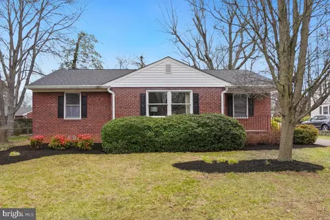9013 West St, Manassas, VA 20110