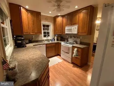 Kitchen - 8526 Artillery Rd, Manassas, VA 20110 photo 2 of 3