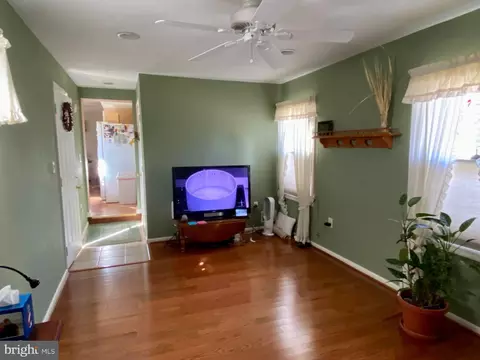 Living - 8526 Artillery Rd, Manassas, VA 20110 photo 2 of 2