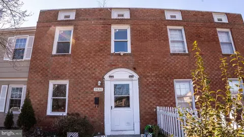 9826 Grant Ave, Manassas, VA 20110