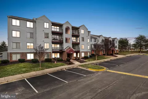 8465 Crozier Ct #301, Manassas, VA 20110