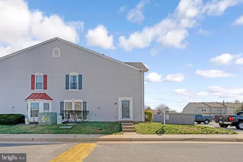 9350 Fringe Tree Ln, Manassas, VA 20110
