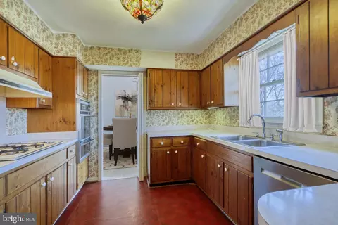Kitchen - 8816 Weir St, Manassas, VA 20110 photo 2 of 3