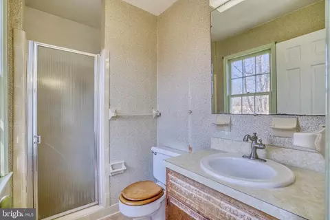 Bath - 8816 Weir St, Manassas, VA 20110 photo 2 of 3