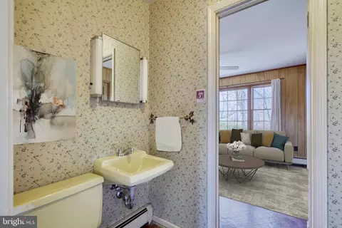 Bath - 8816 Weir St, Manassas, VA 20110 photo 1 of 3