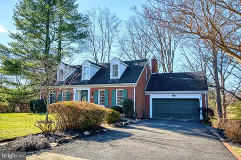 Exterior - 8816 Weir St, Manassas, VA 20110 photo 2 of 14