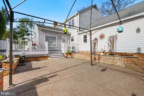 Exterior - 9619 Gladstone St, Manassas, VA 20110 photo 6 of 15