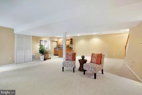 Living - 9619 Gladstone St, Manassas, VA 20110 photo 9 of 9