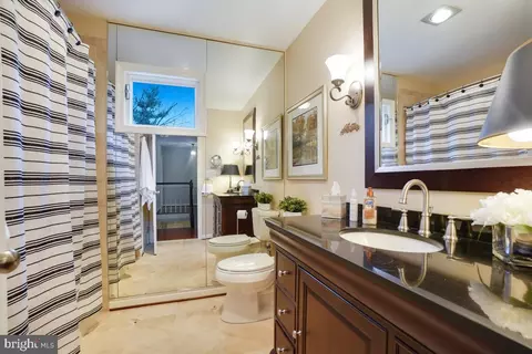 Bath - 9619 Gladstone St, Manassas, VA 20110 photo 4 of 4