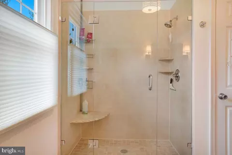 Bath - 9619 Gladstone St, Manassas, VA 20110 photo 3 of 4