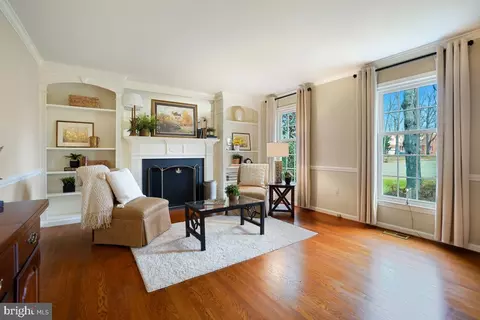 Living - 9619 Gladstone St, Manassas, VA 20110 photo 2 of 9