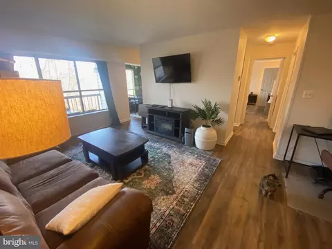 9564 Cannoneer Ct #303, Manassas, VA 20110