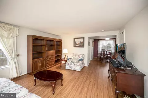 Living - 8655 Braxted Ln, Manassas, VA 20110 photo 4 of 4