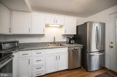 Kitchen - 8655 Braxted Ln, Manassas, VA 20110 photo 2 of 4