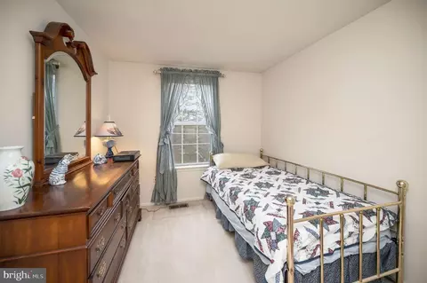 Bedroom - 8655 Braxted Ln, Manassas, VA 20110 photo 5 of 6