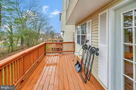 Exterior - 8655 Braxted Ln, Manassas, VA 20110 photo 5 of 7