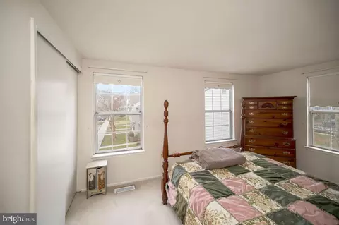 Bedroom - 8655 Braxted Ln, Manassas, VA 20110 photo 3 of 6