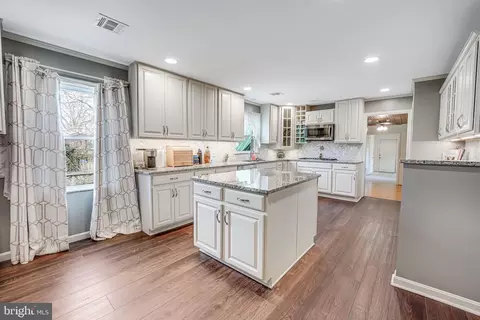 Kitchen - 8908 Jackson Ave, Manassas, VA 20110 photo 4 of 5