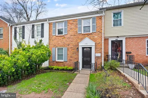 9706 Bragg Ln, Manassas, VA 20110