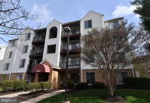9559 Coggs Bill Dr #403, Manassas, VA 20110
